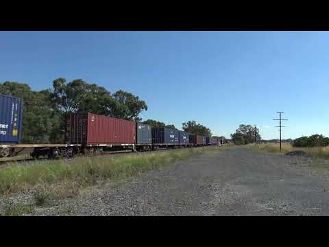 7MC2 with Nr 27 / 9323 & Nr 38 to Junee then Griffith at Balmattum Siding 15.1.2022