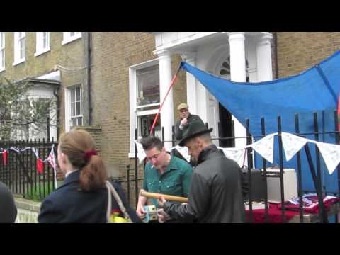 Earl Zinger - On My Way Home (Live at the N16 Jubilee Street Party)
