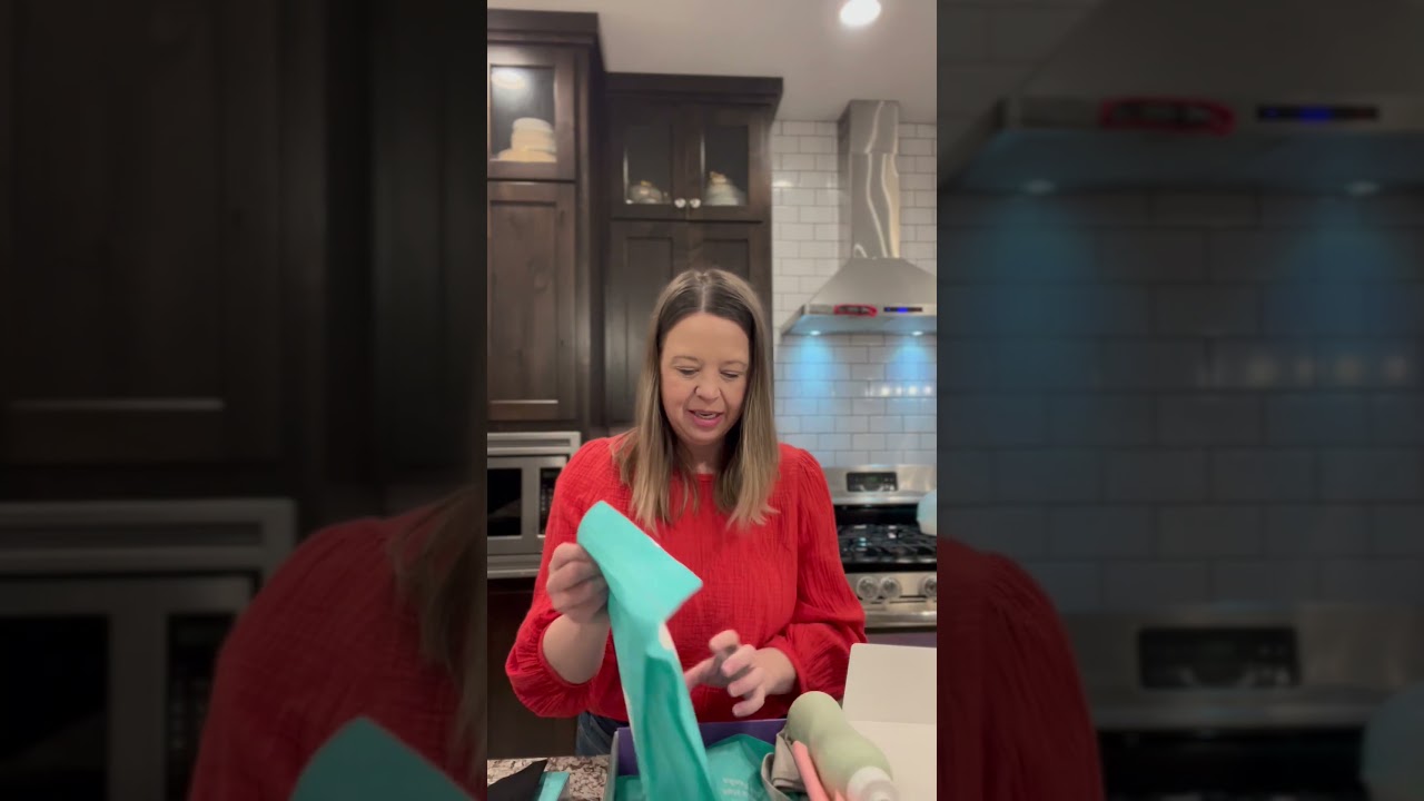 Are you a new mom wondering what essentials you need after giving birth? #grownsy #newborn #momlife