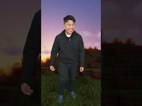 Fortnite Gamer Tries Minecraft For The FIRST Time