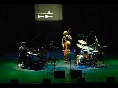 George Colligan Quintet Guimares 2009 Part 5.mp4