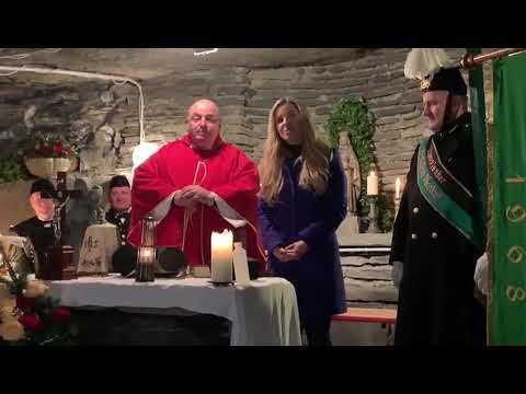 Pfarrer Brei und Natalie Holzner singen gemeinsam