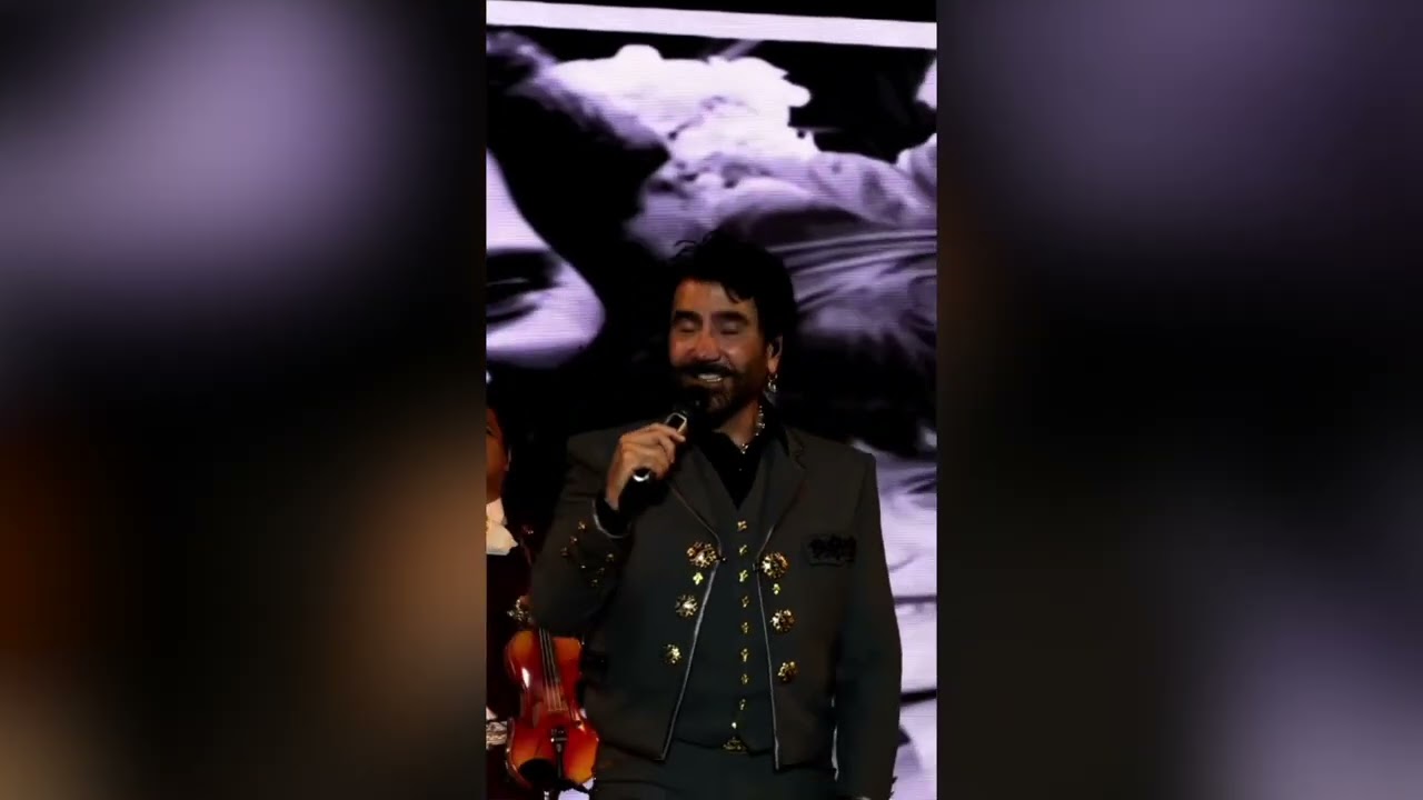 Estalla de furia... Así reaccionó Alejandro Fernández tras ser expuesto con la boca verde y llena de