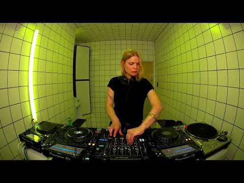 Jennifer Touch | HÖR - Jun 10 / 2023