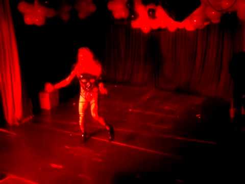 Posh Rihanna's Disturbia B day Andhy