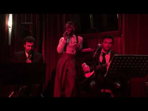 Huca - "Ele & Ela" [ live at Cantorias da Comuna ]