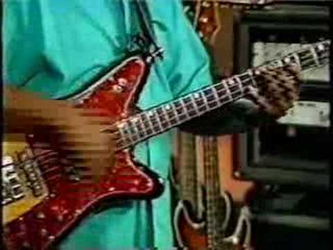 Abe Laboriel Strumming Technique