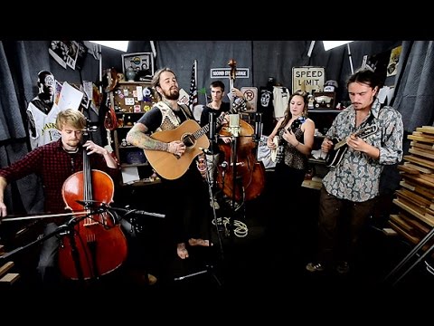 Gipsy Moon - 'Never Know' ::: Second Story Garage