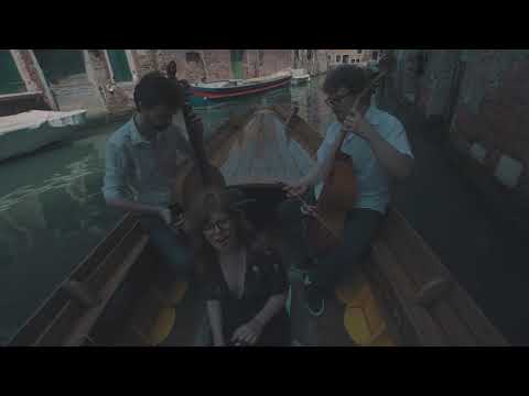 Indiemood Sessions - Her TiltedMoons - Dead Poets