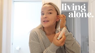 living alone vlog: settling into the new apartment, going out for the night, + more!
