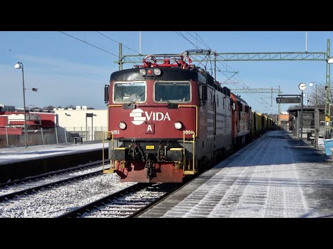 Tåg i Bromölla - vår på Blekinge kustbana