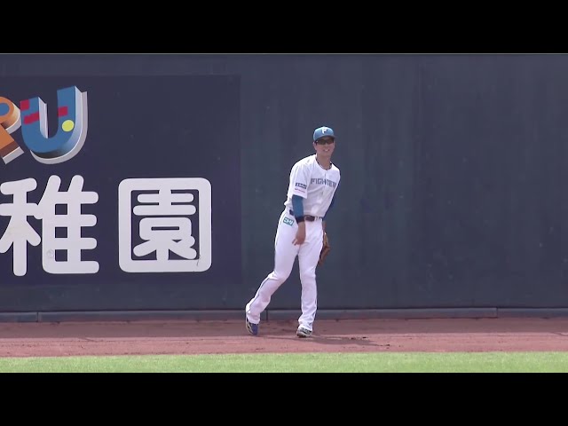【ファーム】ファイターズ・松本剛 レフト後方の打球をジャンピングキャッチ!! 2025年5月14日 北海道日本ハムファイターズ 対 読売ジャイアンツ