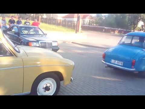 Syrena 104 and 105L leaving car meet in Chełm, Poland with classic 2 stroke sound