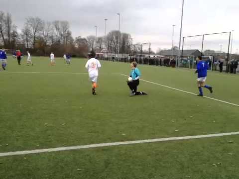 Weesp FC A1 (zo) vs. Bloemendaal A1 (zo) 1-12-2013 13:29