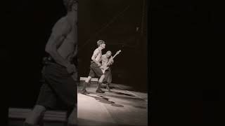Download lagu #RedHotChiliPeppers PLAYING “Snow (Hey Oh)” LIVE ON THEIR 2022 TOUR 🌶 🔥 ❄️ mp3