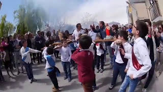 preview picture of video 'Pasqua a Ferla U Scontru dei Bambini ( Picciriddi ) 27 Aprile 2014 ore 14:45'