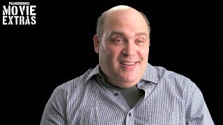 Suburbicon | On-set visit with Glenn Fleshler - Ira Sloan video