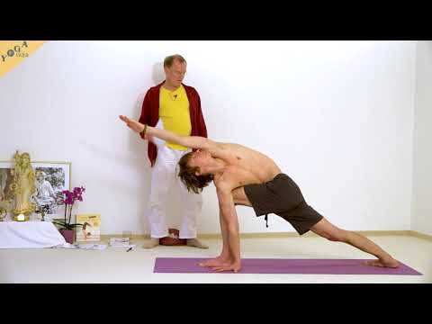 Winkelstellung gedreht - gedrehtes Eck, drehender Winkel - Yoga Asana Lexikon