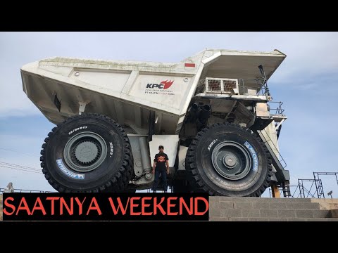 Take a trip to the beautiful Pandang Hill in Sangatta, East Kutai, on the weekend.