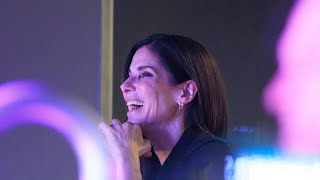 サンドラ・ブロック、バスケ観戦中をパパラッチにキャッチされる　表舞台に復帰の兆しも..