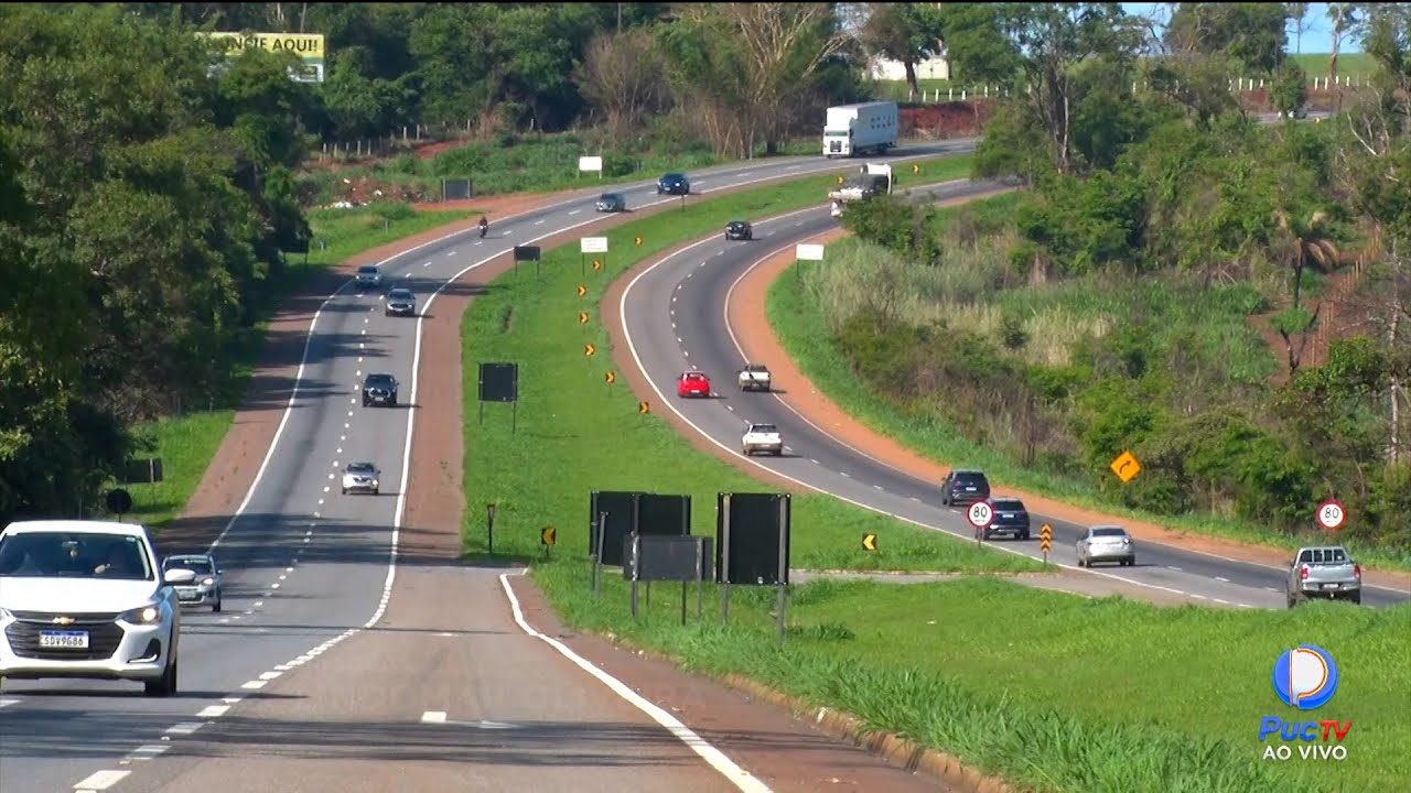 PRF REDOBRA FISCALIZAÇÃO NAS RODOVIAS COM INTENSO FLUXO DE CARROS DEVIDO AO FERIADO DE FINADOS