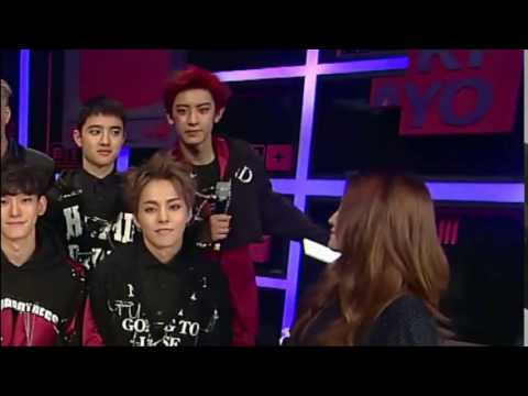 160612 EXO Chanyeol (almost) falling + EXID Junghwa's reaction