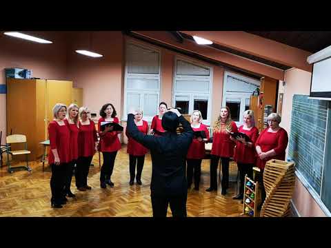 Žetvu žela za gorom divojka