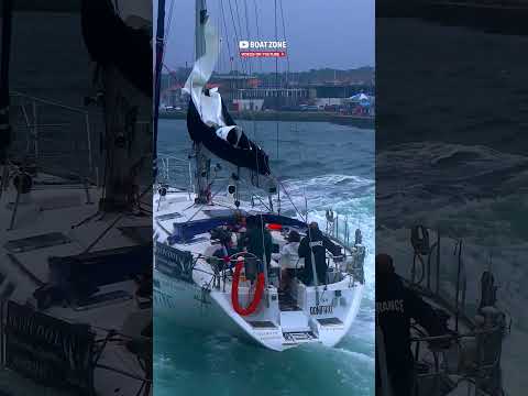 WATCH THE CAPTAIN EXPERTLY SAIL THIS BOAT THROUGH ROUGH WATERS!!! | CAPBRETON, FRANCE | BOAT ZONE