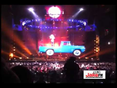 Carrie Underwood in Oklahoma City with 93.3 Jake FM!