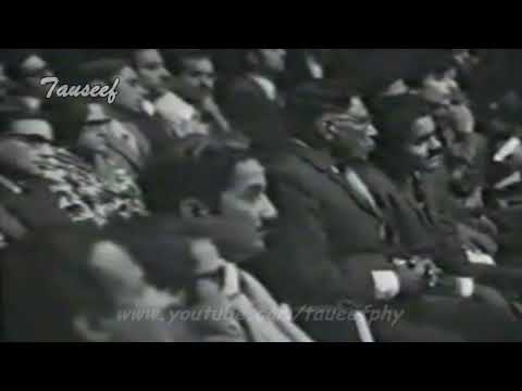 Iqbal Bano (PTV Recording) - Ulfat ki nai manzil ko chala