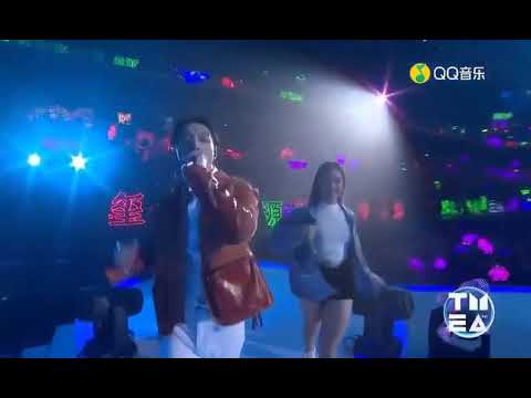 191208|| Fancam LAY - "HONEY" - TMEA 2019