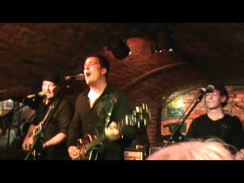 I Wanna Hold Your Hand - The Sutcliffes, Beatleweek 2011