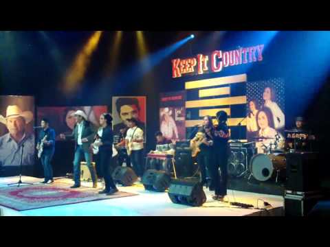 Hunter Hayes  - Stand by me ' keep it country TVRI(Country Version cover by Dama Fams)