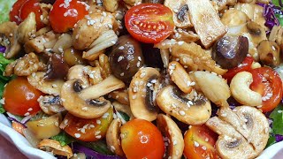 סלט פטריות טבעוני בנוסח אסייאתי טעים מהיר ובריא A quick vegan mushroom salad in an Asian style (ליהי קרויץ - מטבח בקלי קלות) - התמונה מוצגת ישירות מתוך אתר האינטרנט יוטיוב. זכויות היוצרים בתמונה שייכות ליוצרה. קישור קרדיט למקור התוכן נמצא בתוך דף הסרטון