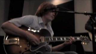 Brett Dennen plays &#39;Make You Crazy&#39;