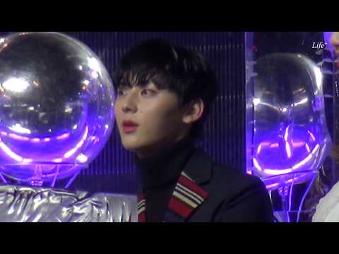 171202 MMA 멜론뮤직어워드 워너원 카카오핫스타상 수상소감 (황민현 focus)