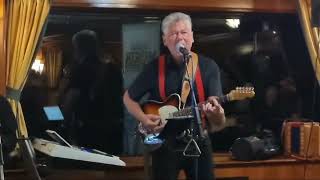 Fredys Evergreen Trio