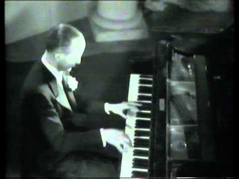 Charlie Kunz, piano, Medley, 1934 footage.
