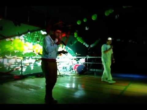 mitzza& sesy explicit-balul bobocilor2012