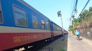 [5484] Tàu SE11 gặp tàu SE12 tại ga Thanh Khê (01.05.25 - 15h54)