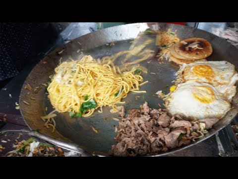 Amazing Man Fried Hot Rice & Noodle With Beef on The STREET - Khmer Street Food Tour