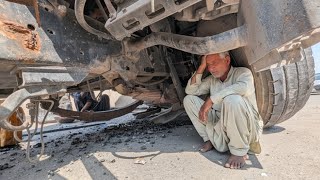 Extreme Overload Pakistani Truck Axle Explodes Repaired