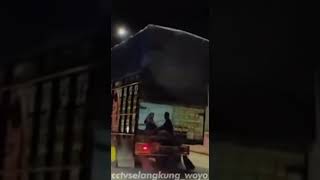 Download lagu Story WA Sedih||Truk Bayi Tabung Sam Renaldi Laka Di Tol Km 87 Jakarta-Merak||Kabar Sedih. mp3