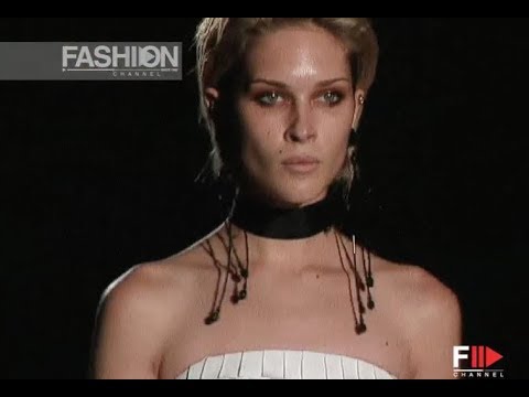 GUCCI Fall Winter 2001 2002 Milan - Fashion Channel