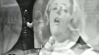 Lesley Gore - Hey Now (The T A M I  Show   1964)