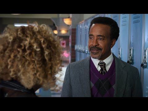 Glascott Tries to Show Felicia How the World Sees Her - Schooled