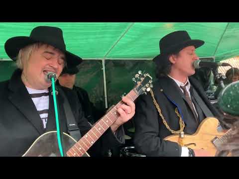 The Libertines: “Night Of The Hunter”  acoustic version live at The Albion Rooms 10.12.2023