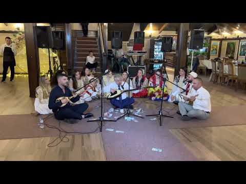 Vesel Shehu & Fatjon Dervishi & Halit Koldashi: Kur e mora rrugen ne gurbet me shku.