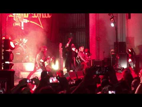 King Diamond with Kerry King perform "Evil" by Mercyful Fate at PNC Bank Art Center