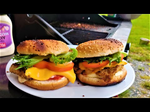 KUHABURGERIT GRILLISSÄ